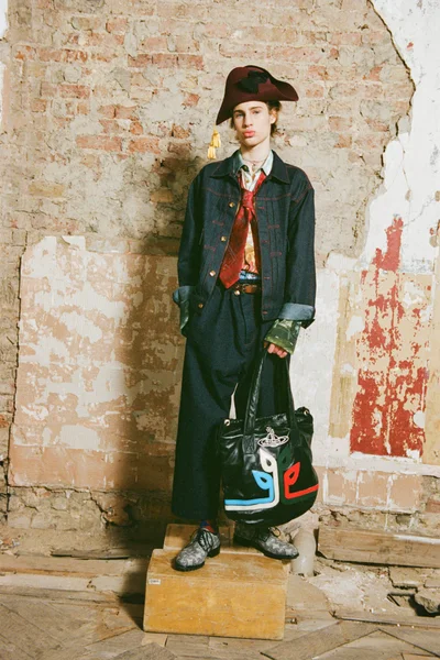 Look 37